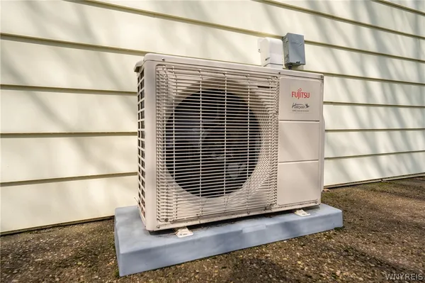 $300,000 | 2125 Lakeview Road, Hamburg, NY 14085