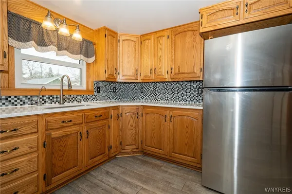 $300,000 | 2125 Lakeview Road, Hamburg, NY 14085