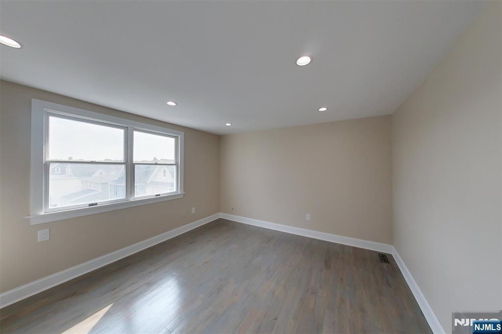 262 Main Street East Rutherford, NJ 07073 - Photo 18 of 22