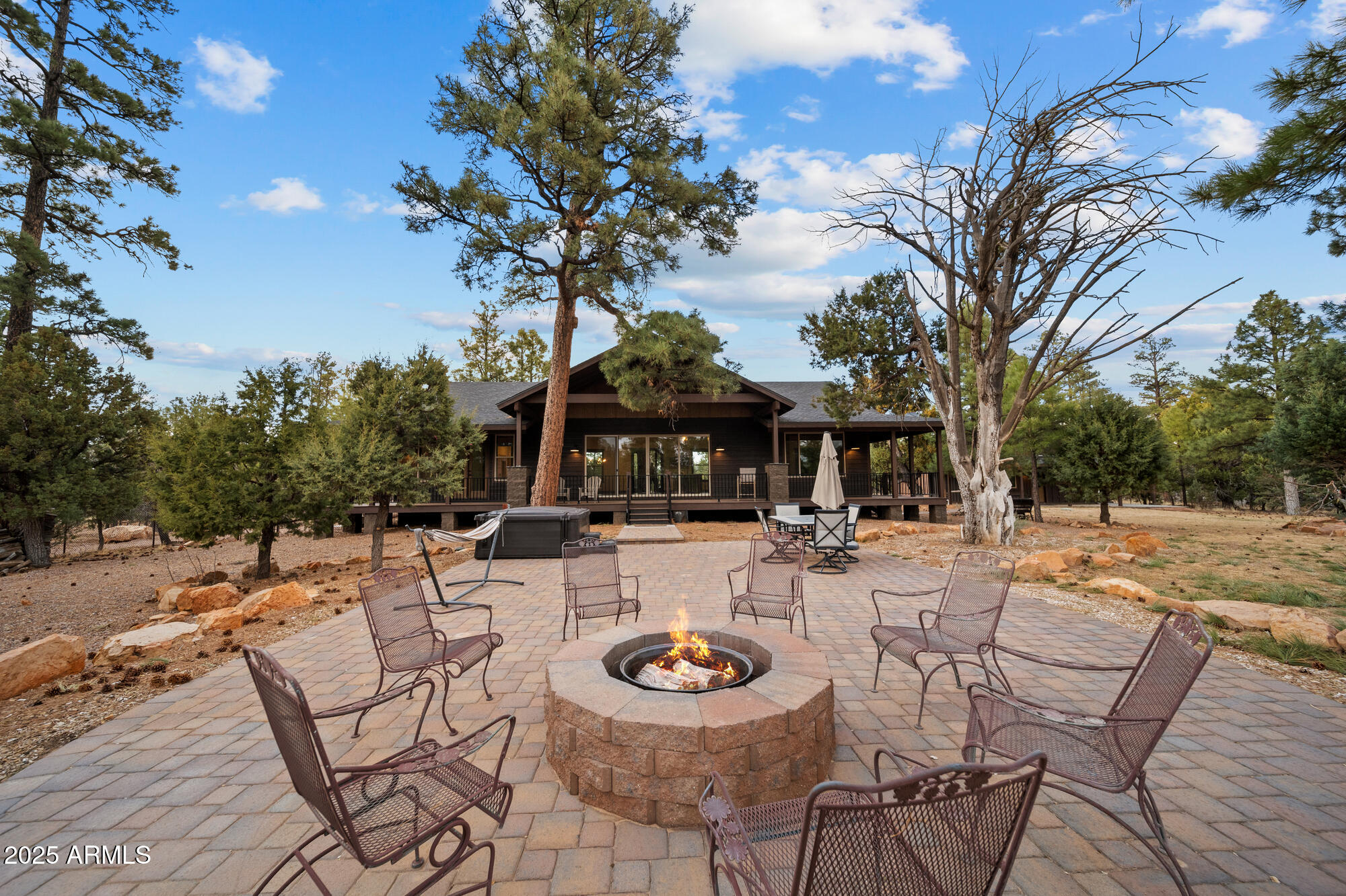 2702 Majestic Elk Road Overgaard, AZ 85933 - Photo 17 of 89 Back