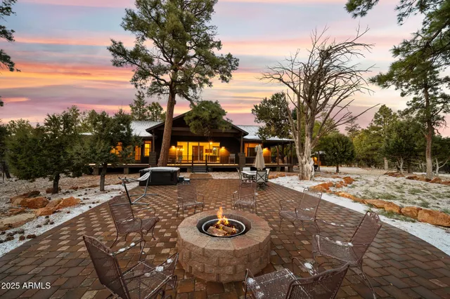 $865,000 | 2702 Majestic Elk Road, Overgaard, AZ 85933