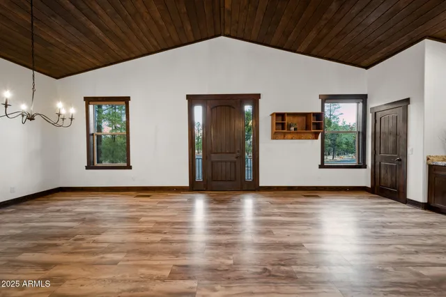 $865,000 | 2702 Majestic Elk Road, Overgaard, AZ 85933