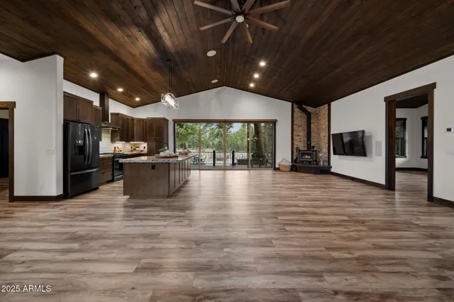 $865,000 | 2702 Majestic Elk Road, Overgaard, AZ 85933