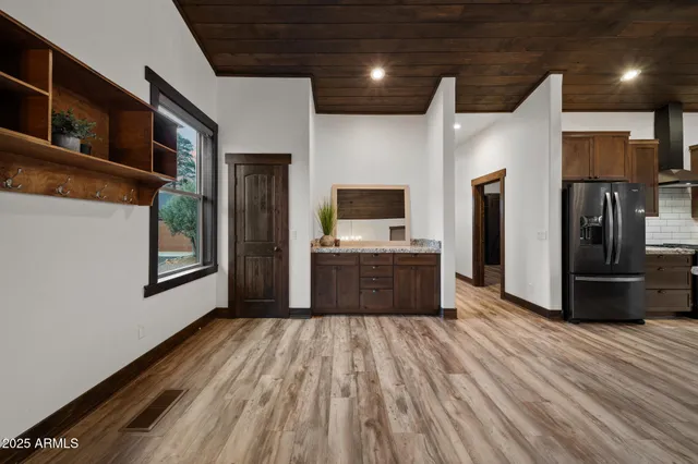 $865,000 | 2702 Majestic Elk Road, Overgaard, AZ 85933