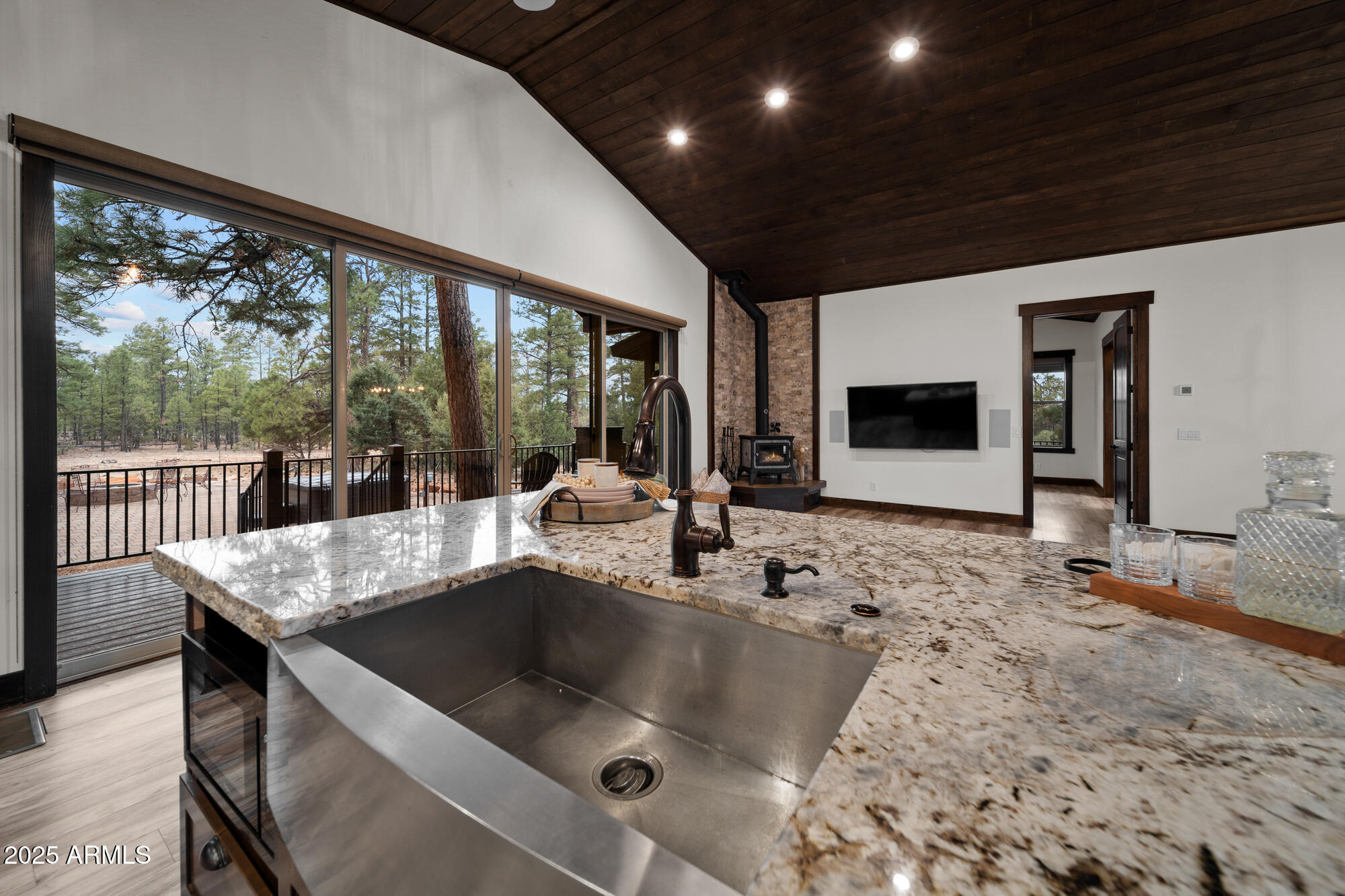 2702 Majestic Elk Road Overgaard, AZ 85933 - Photo 41 of 89 Kitchen/Island