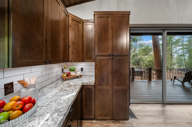 $865,000 | 2702 Majestic Elk Road, Overgaard, AZ 85933