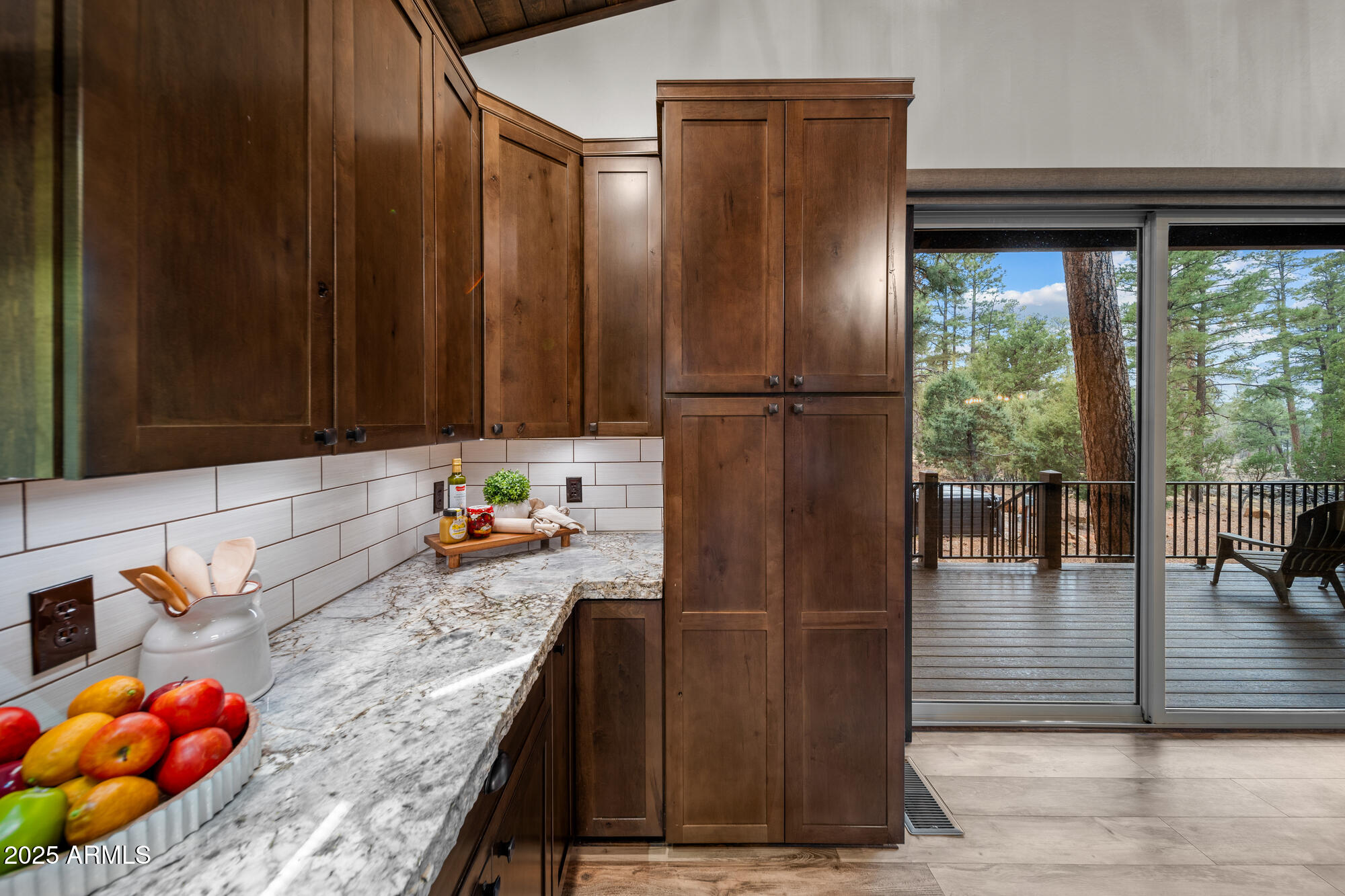 2702 Majestic Elk Road Overgaard, AZ 85933 - Photo 43 of 89 Kitchen