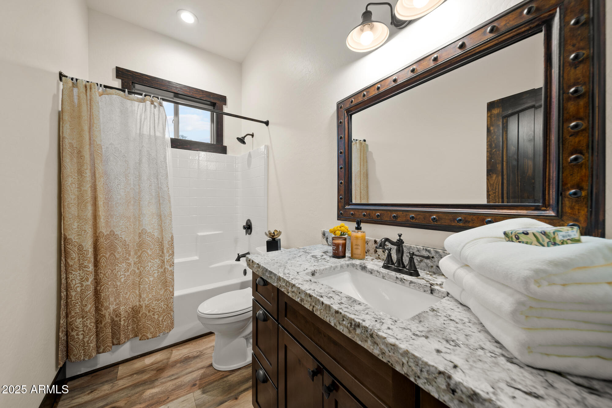 2702 Majestic Elk Road Overgaard, AZ 85933 - Photo 57 of 89 Guest Bath