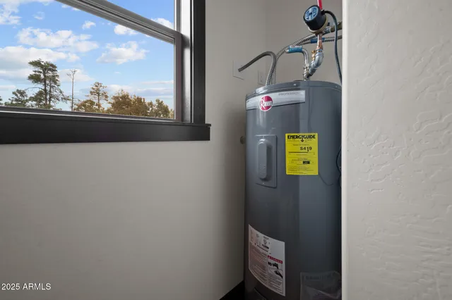 $865,000 | 2702 Majestic Elk Road, Overgaard, AZ 85933