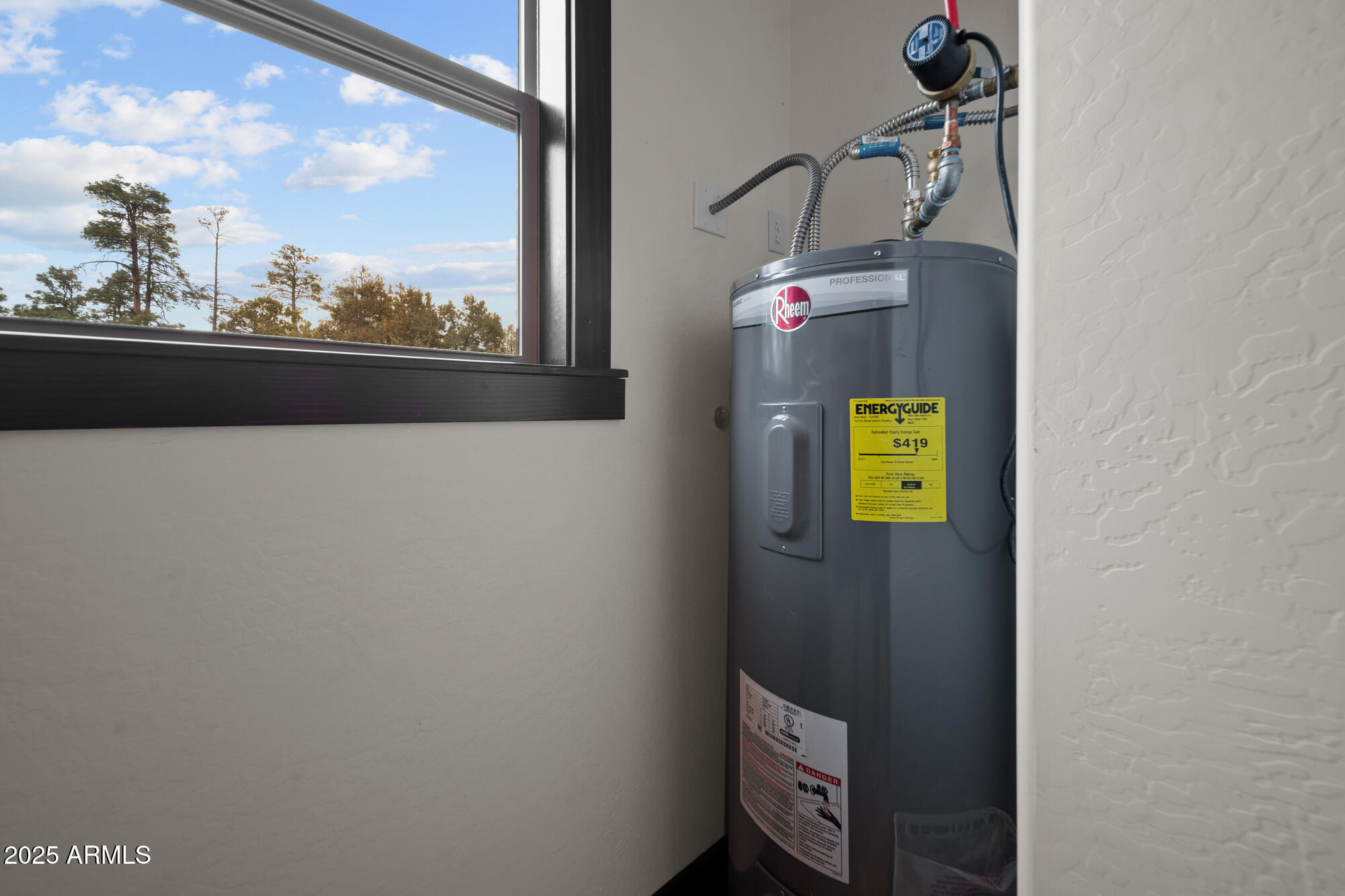 2702 Majestic Elk Road Overgaard, AZ 85933 - Photo 60 of 89 Laundry
