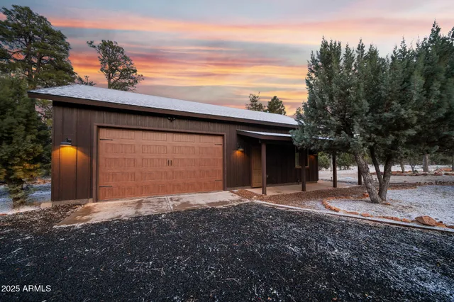 $865,000 | 2702 Majestic Elk Road, Overgaard, AZ 85933