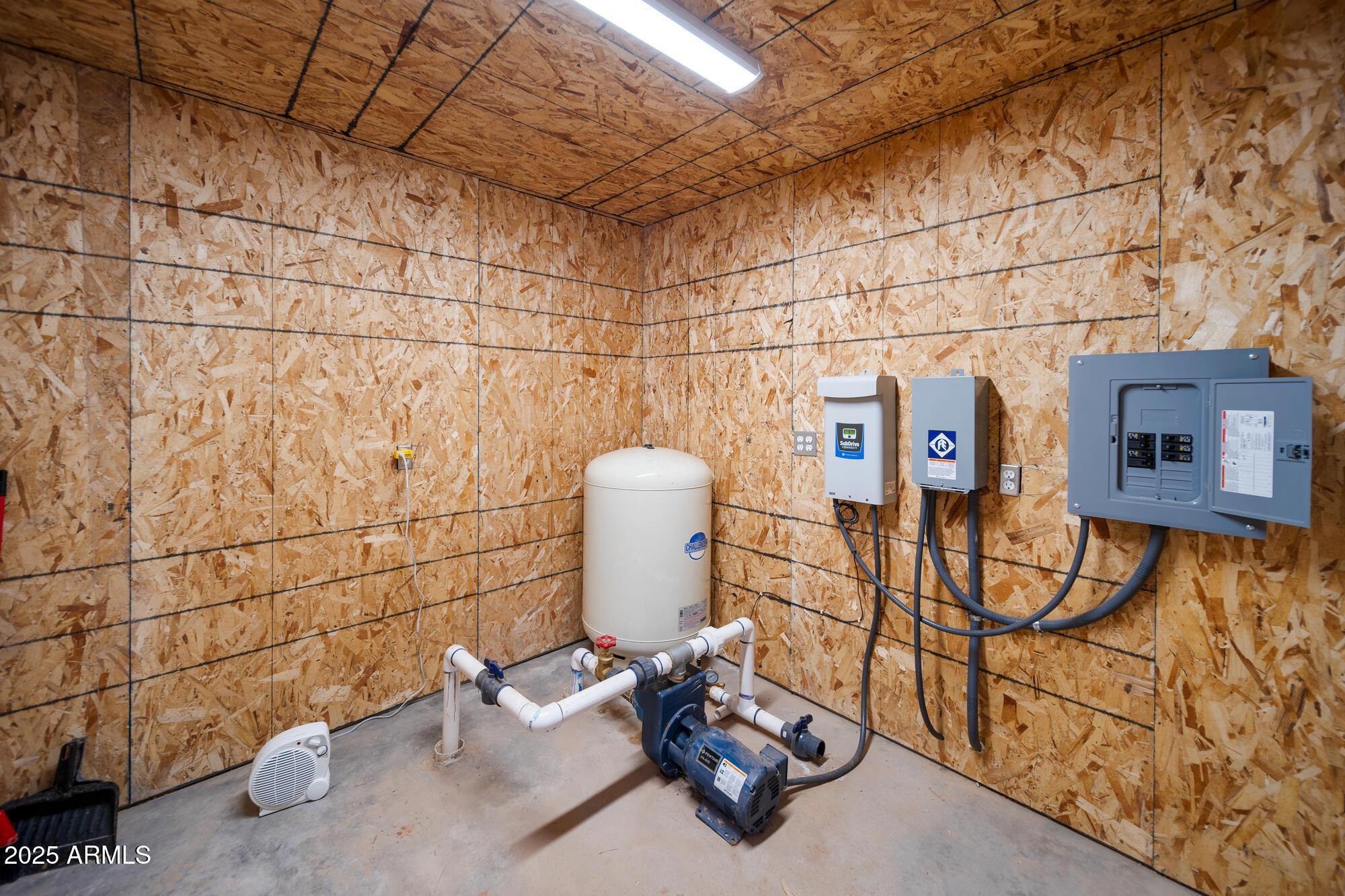 2702 Majestic Elk Road Overgaard, AZ 85933 - Photo 77 of 89 Water Well Pump House
