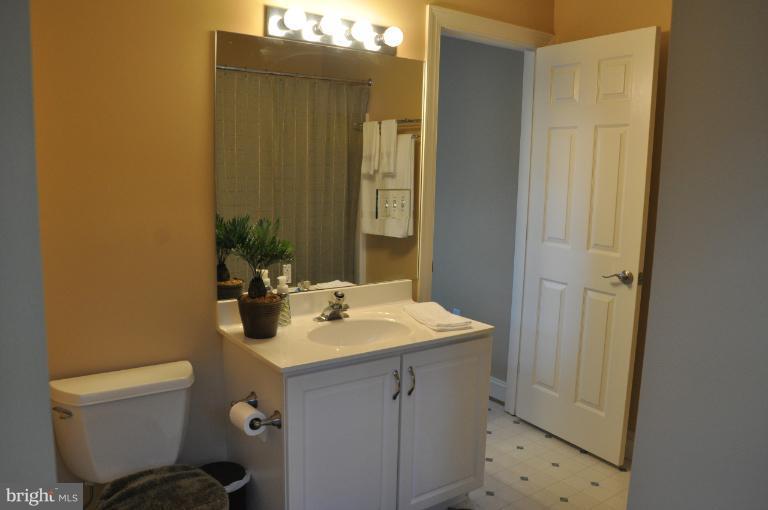 404 Henderson Road Severna Park, MD 21146 - Photo 12 of 30 Bath