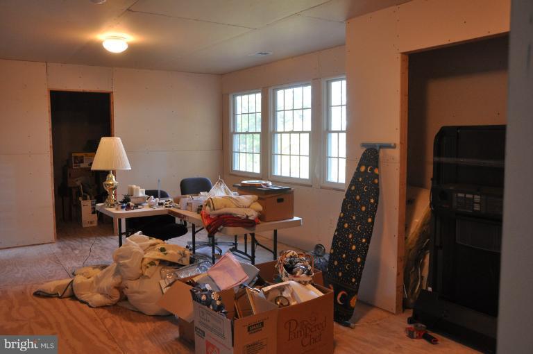 404 Henderson Road Severna Park, MD 21146 - Photo 28 of 30 Interior (General)