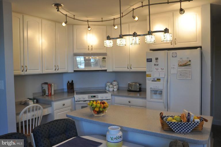 404 Henderson Road Severna Park, MD 21146 - Photo 9 of 30 Kitchen