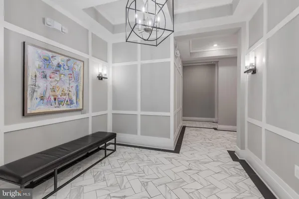 $899,999 | 2 Stationmaster Street Southeast, Unit 202, Leesburg, VA 20175