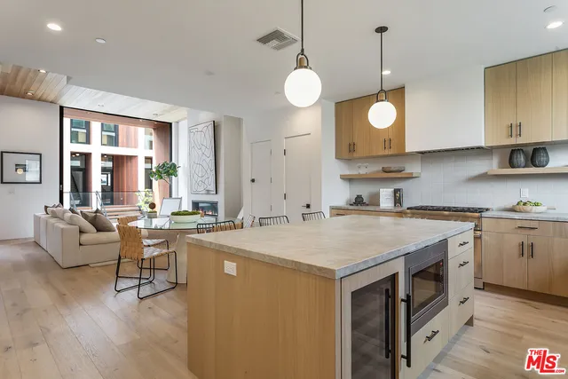 $8,500 | 610 South Van Ness Avenue, Unit 3, Los Angeles, CA 90010