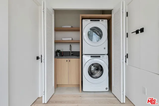 $8,500 | 610 South Van Ness Avenue, Unit 3, Los Angeles, CA 90010