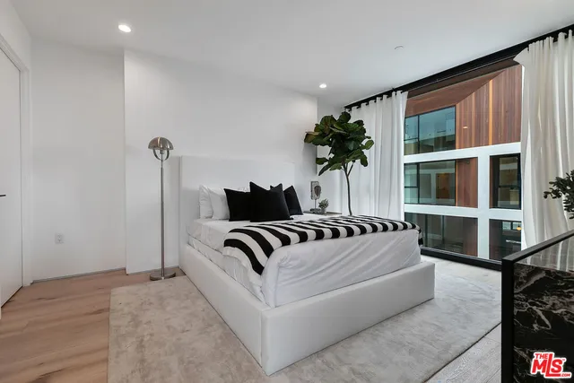 $8,500 | 610 South Van Ness Avenue, Unit 3, Los Angeles, CA 90010