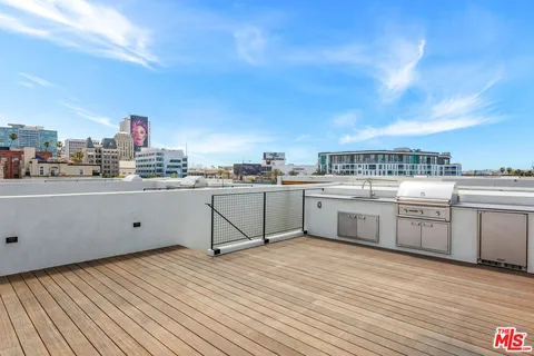 $8,500 | 610 South Van Ness Avenue, Unit 3, Los Angeles, CA 90010