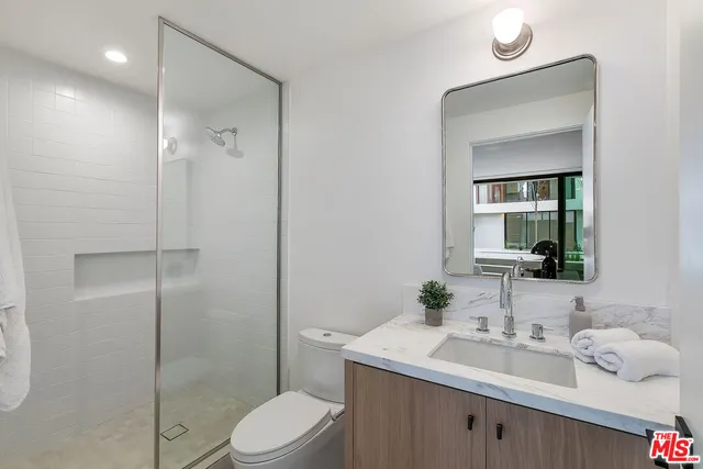 $8,500 | 610 South Van Ness Avenue, Unit 3, Los Angeles, CA 90010