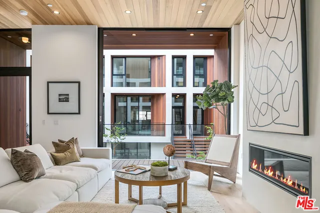 $8,500 | 610 South Van Ness Avenue, Unit 3, Los Angeles, CA 90010