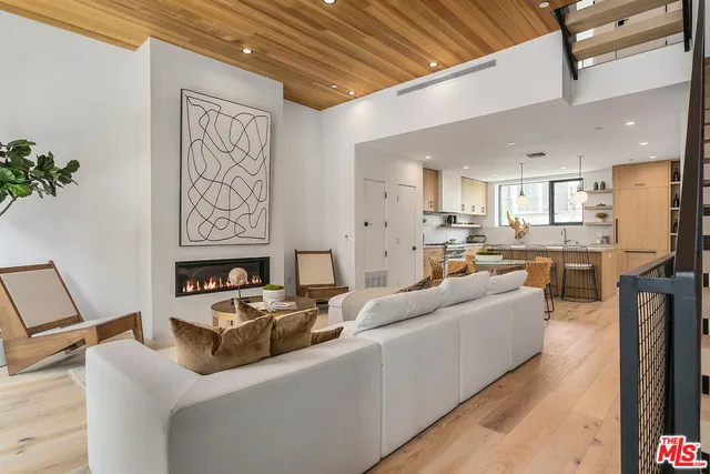 $8,500 | 610 South Van Ness Avenue, Unit 3, Los Angeles, CA 90010