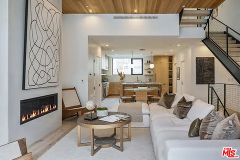 $8,500 | 610 South Van Ness Avenue, Unit 3, Los Angeles, CA 90010