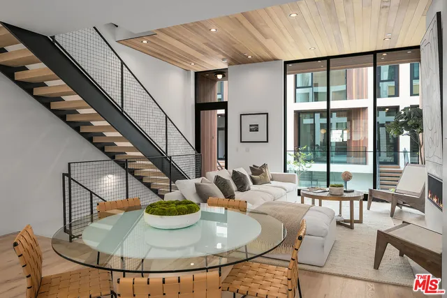 $8,500 | 610 South Van Ness Avenue, Unit 3, Los Angeles, CA 90010