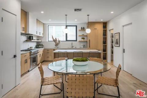 $8,500 | 610 South Van Ness Avenue, Unit 3, Los Angeles, CA 90010