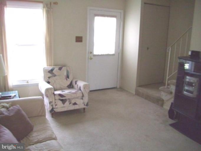 7 Slavin Court, Unit 2I Nottingham, MD 21236 - Photo 4 of 11 Living Room