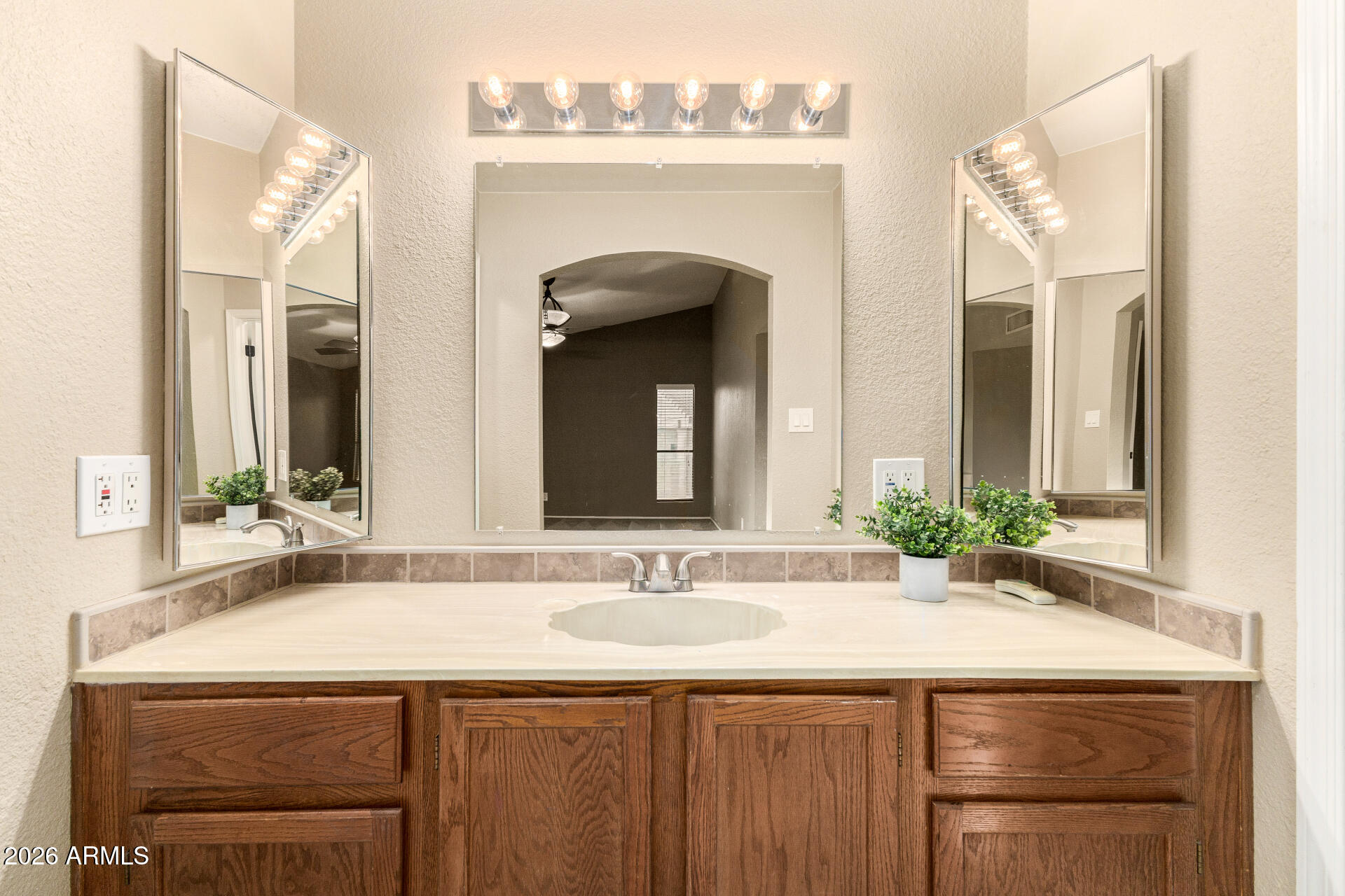 1522 N Spring Mesa, AZ 85203 - Photo 21 of 63 1522 N SPRING