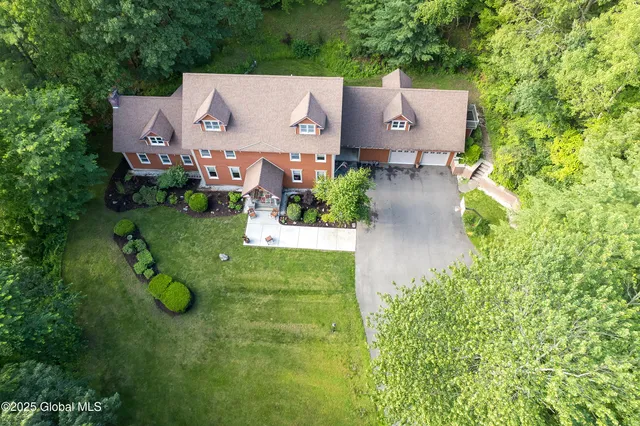 $1,112,000 | 2528 Fawn Ridge, Schodack, NY 12033