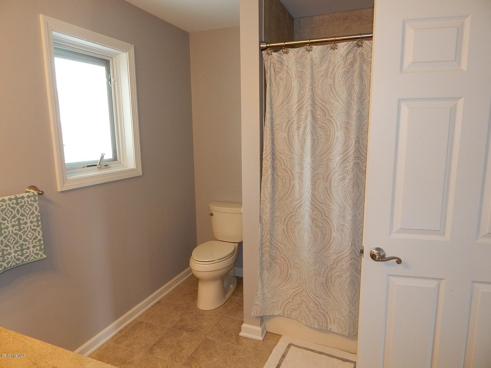 8 Thomas Road Pittsfield, MA 01201 - Photo 17 of 24 16-DSCN1676