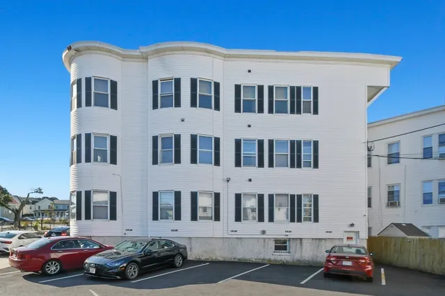 $215,000 | 52 Providence Street, Unit 3, Worcester, MA 01604