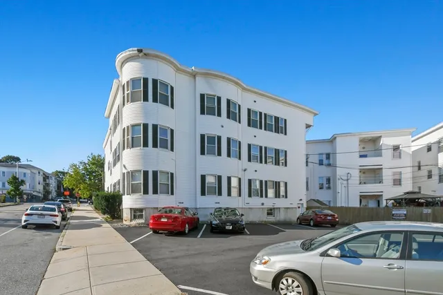$215,000 | 52 Providence Street, Unit 3, Worcester, MA 01604