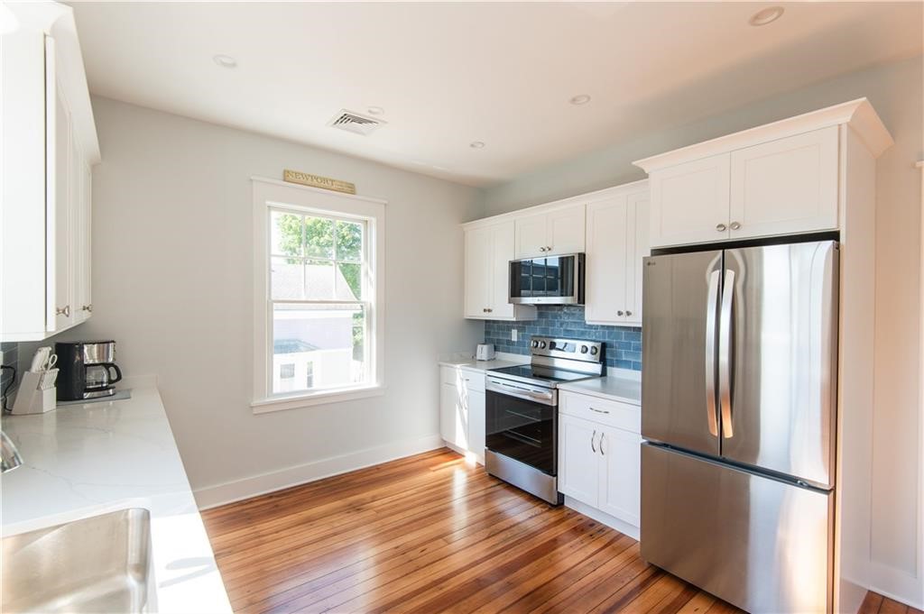 34 Harrison Avenue Newport, RI 02840 - Photo 11 of 24