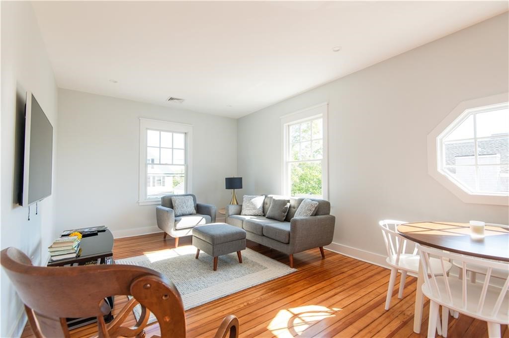 34 Harrison Avenue Newport, RI 02840 - Photo 5 of 24