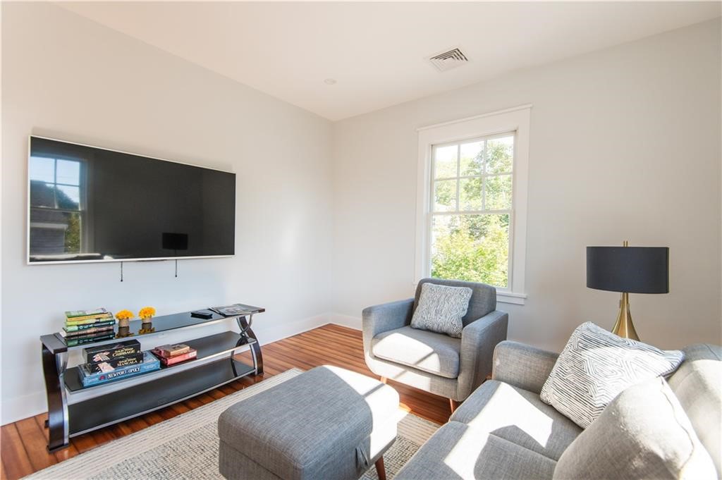 34 Harrison Avenue Newport, RI 02840 - Photo 8 of 24