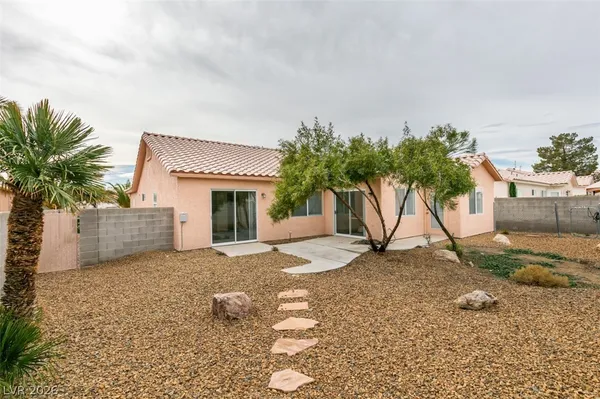 $2,350 | 3738 St Phillip Court, North Las Vegas, NV 89031