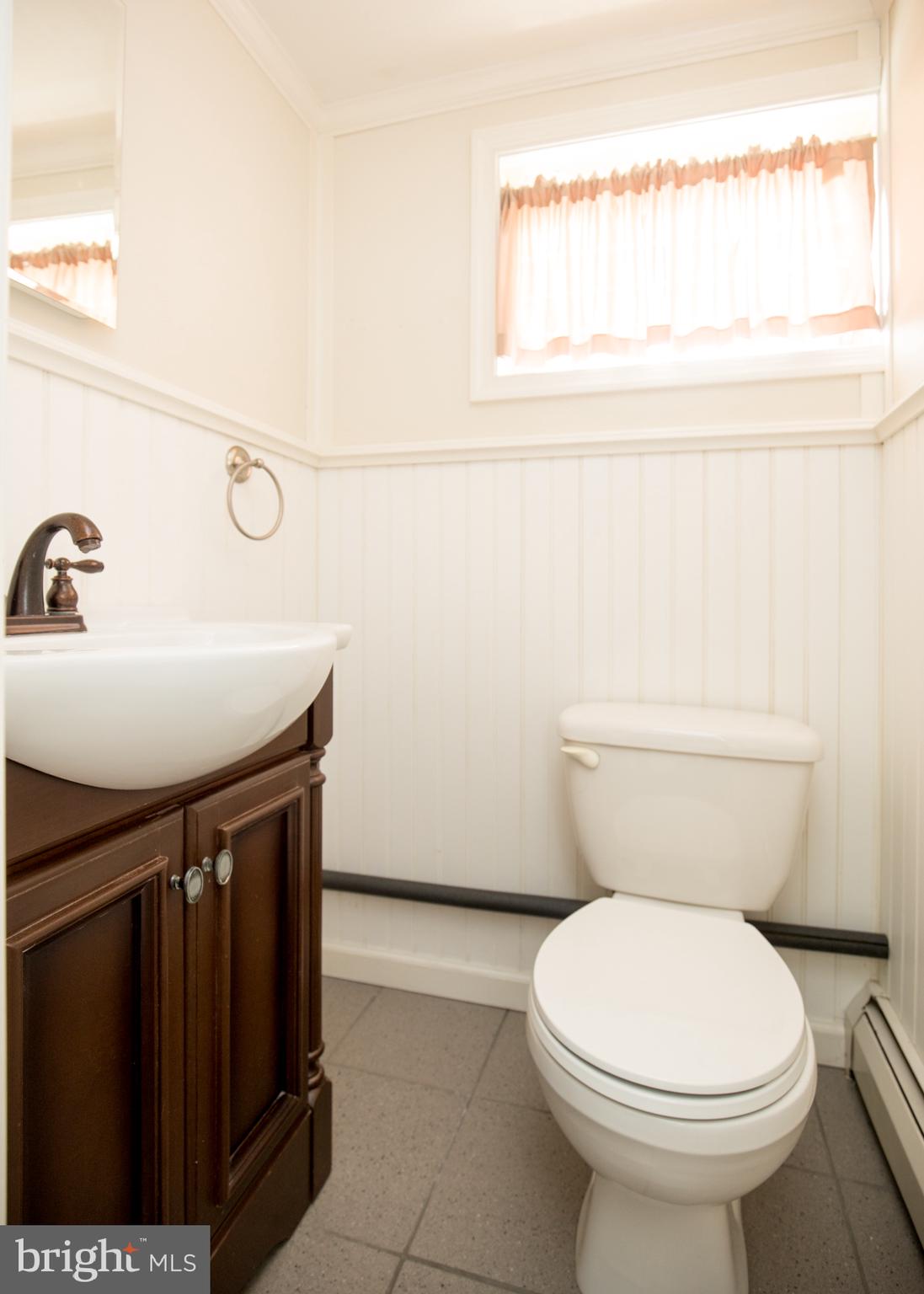 3525 Byrne Road Philadelphia, PA 19154 - Photo 35 of 40 Powder Room