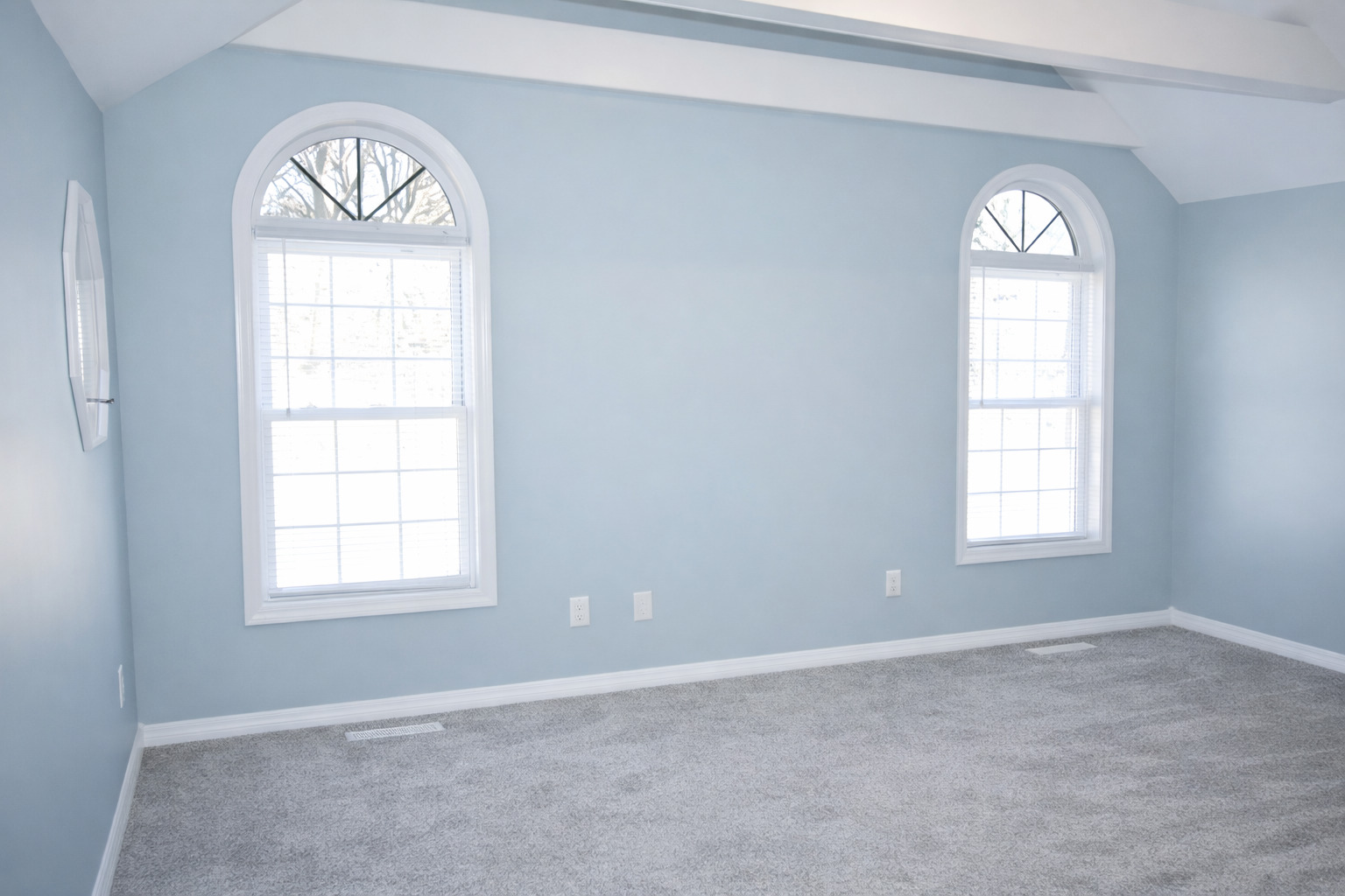 2912 Woodlawn Road Sterling, IL 61081 - Photo 39 of 48 an empty room with a window mirror and windows