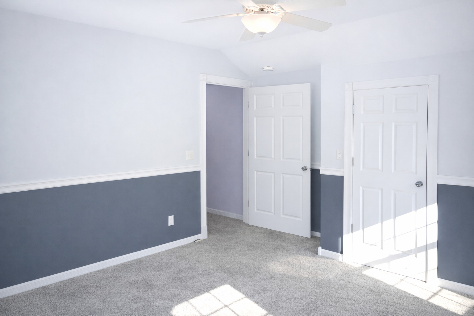 2912 Woodlawn Road Sterling, IL 61081 - Photo 44 of 48 an empty room with an entryway