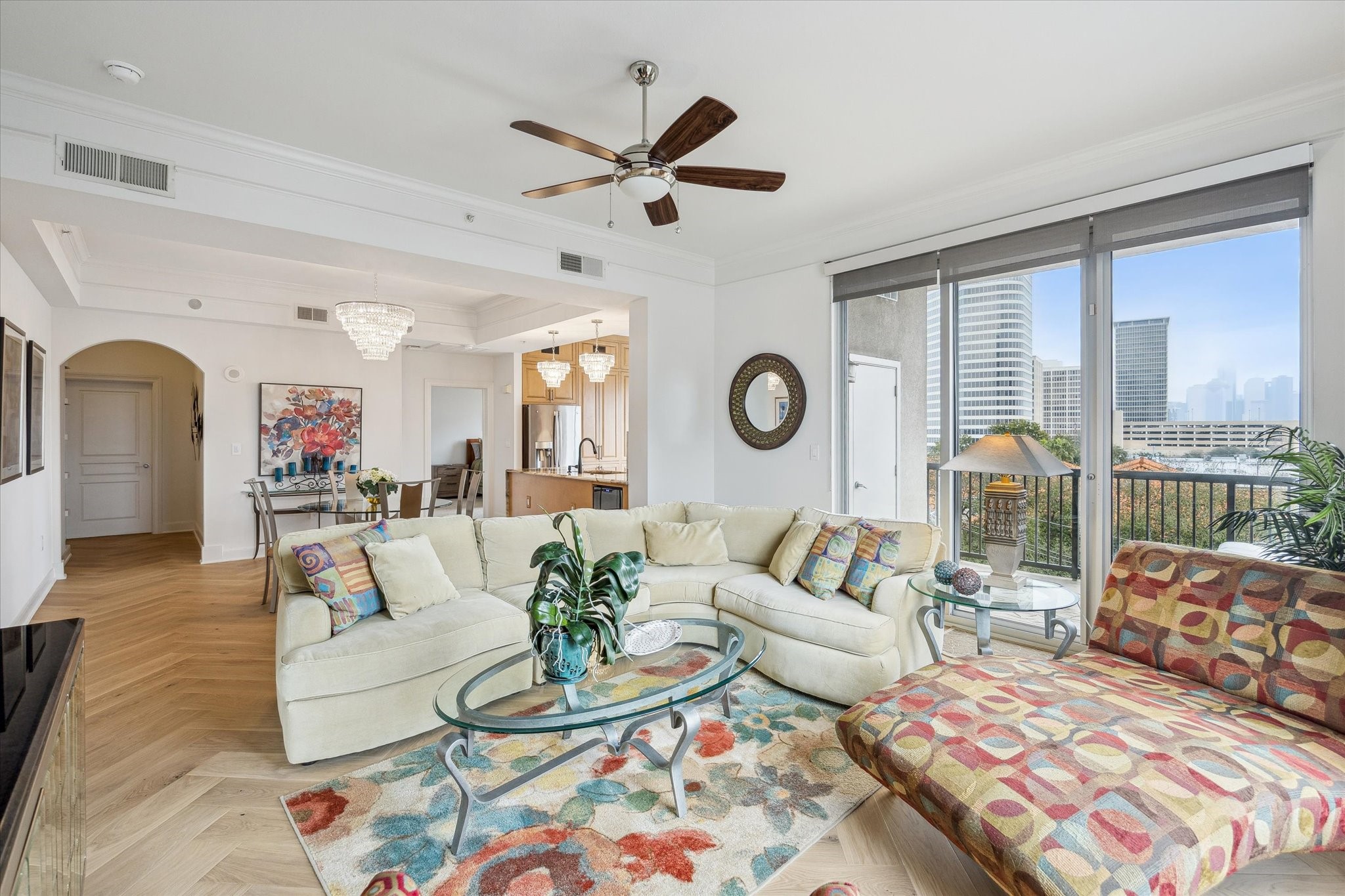 3333 Allen Parkway, Unit 602 Houston, TX 77019 - Photo 11 of 49 a living room with furniture and a large window