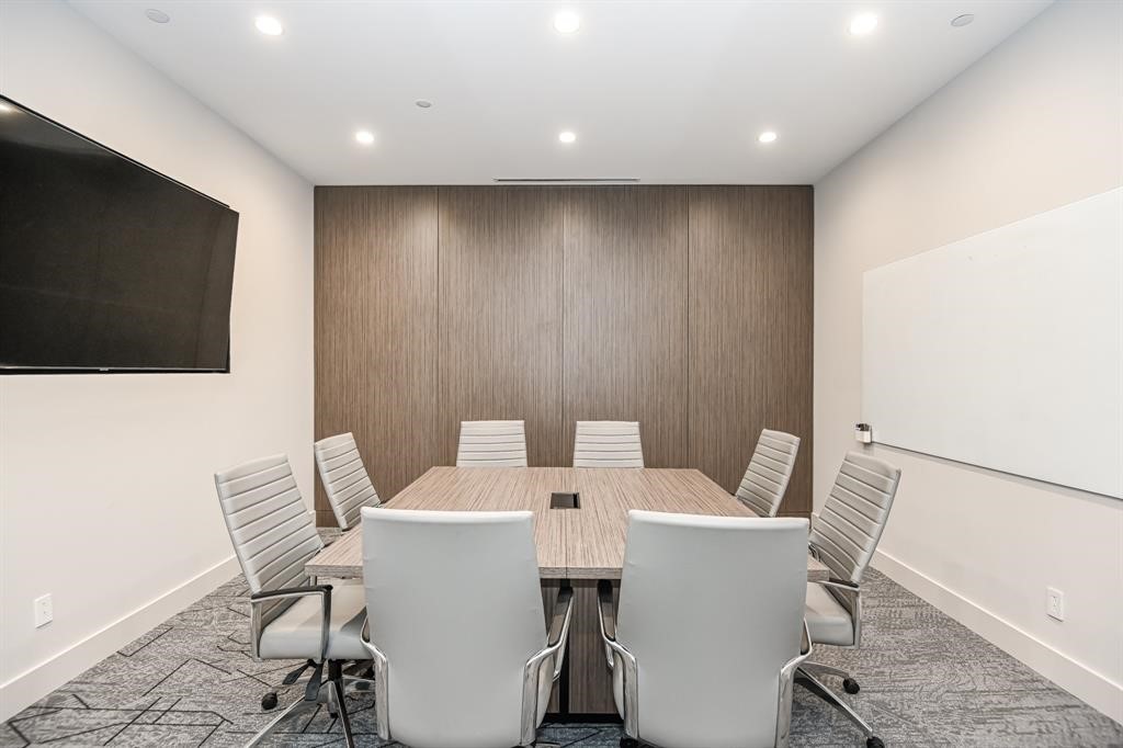 3333 Allen Parkway, Unit 602 Houston, TX 77019 - Photo 37 of 49 a view of a dining room with furniture