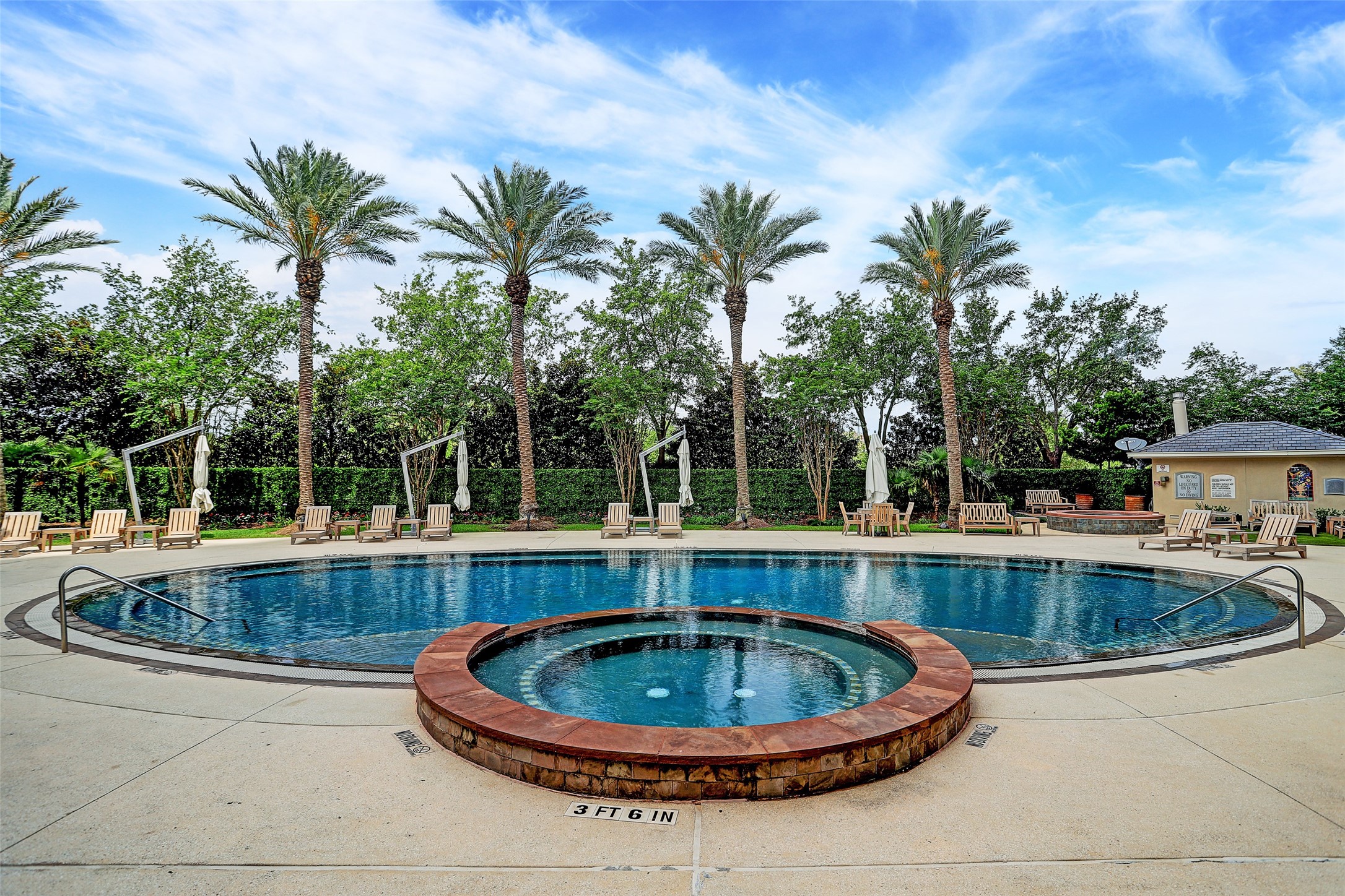 3333 Allen Parkway, Unit 602 Houston, TX 77019 - Photo 46 of 49 a view of a swimming pool with a patio