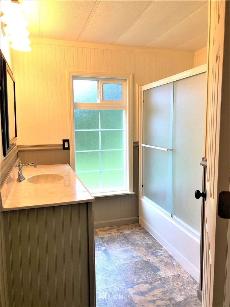 1017 Sandy Bend Road Castle Rock, WA 98611 - Photo 13 of 32 Gallery Image 13
