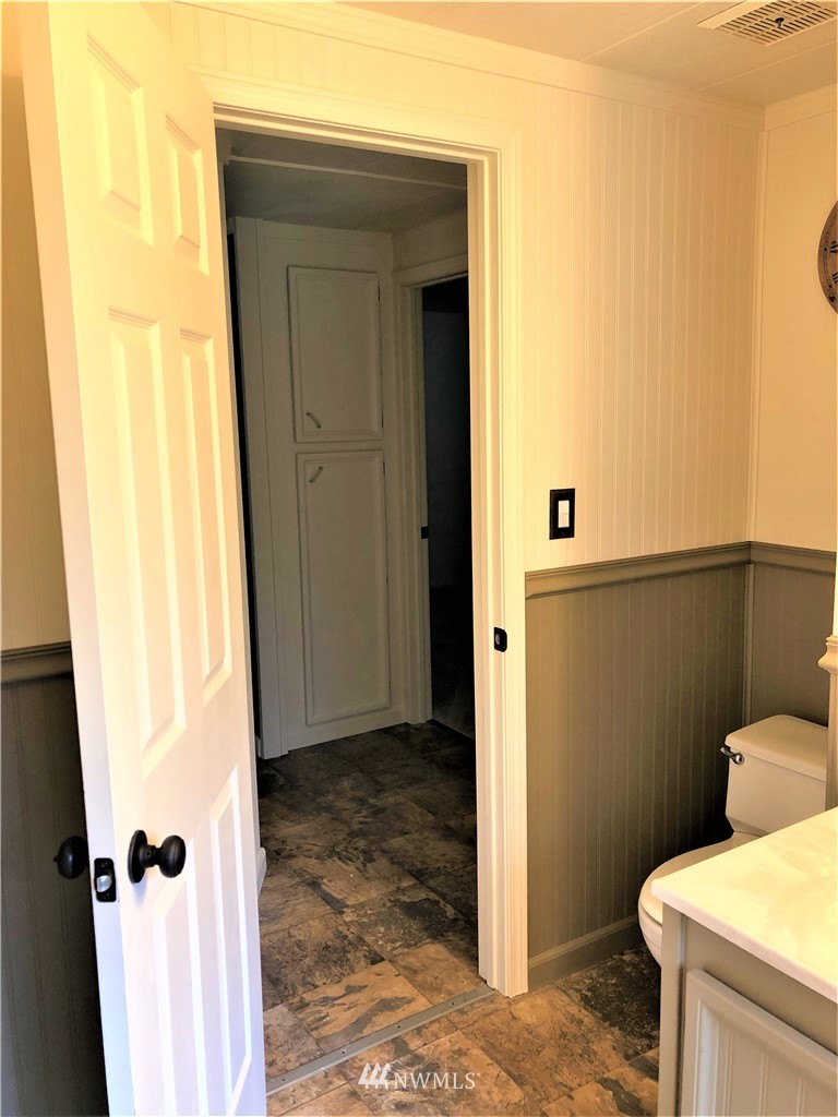 1017 Sandy Bend Road Castle Rock, WA 98611 - Photo 14 of 32 Gallery Image 14