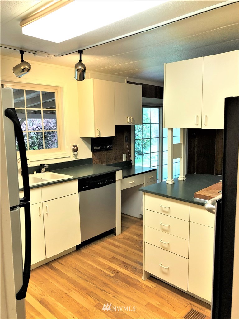 1017 Sandy Bend Road Castle Rock, WA 98611 - Photo 16 of 32 Gallery Image 16