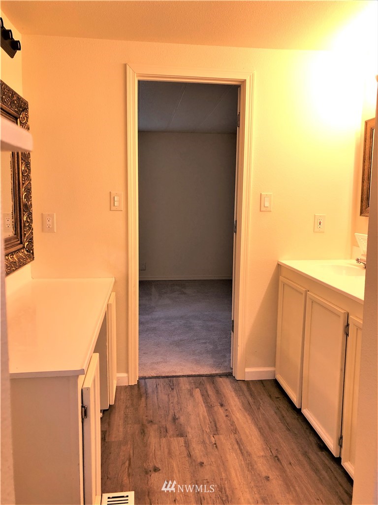 1017 Sandy Bend Road Castle Rock, WA 98611 - Photo 27 of 32 Gallery Image 27